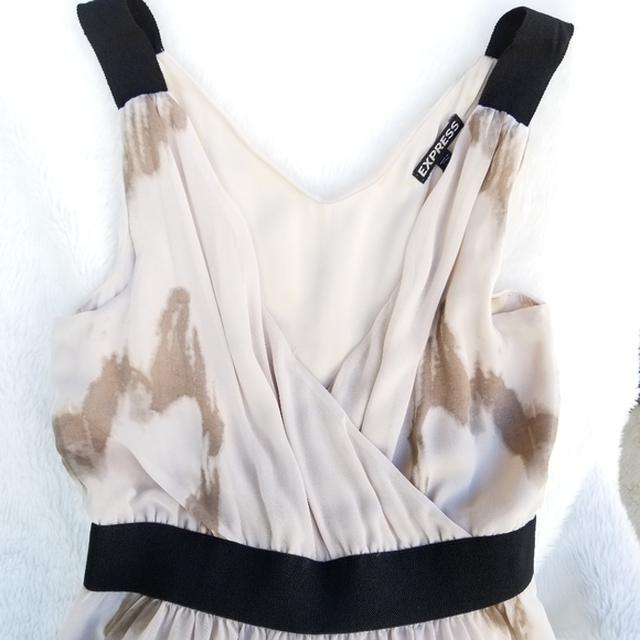 Express cream color with black accents maxi dress - Picture 4 of 8